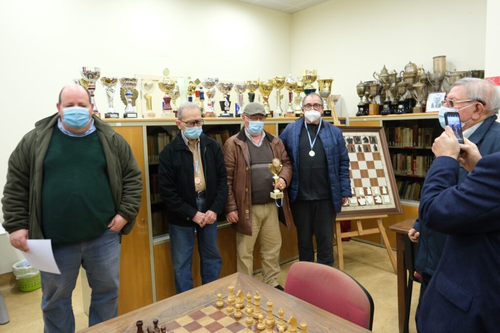 Vítor Morais, campeão distrital de xadrez veteranos em semirrápidas